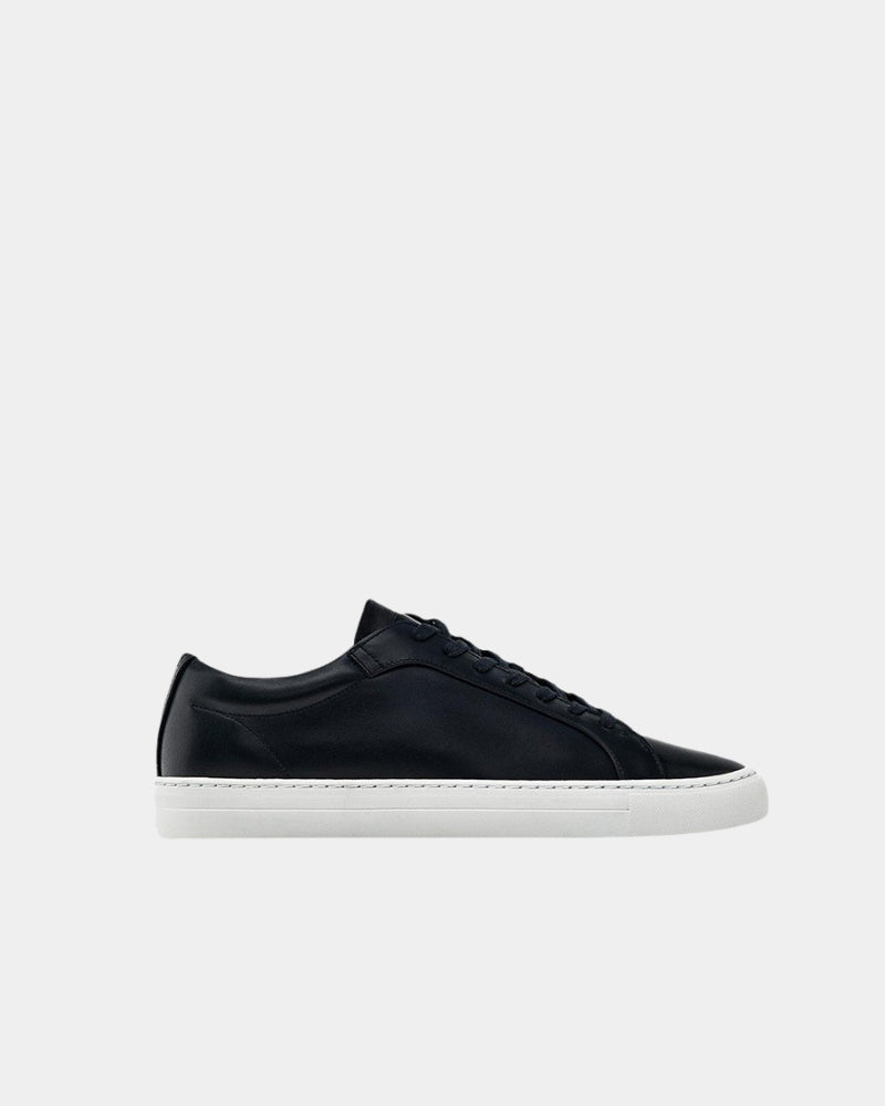 Classic Leather Low-Top Sneakers - black
