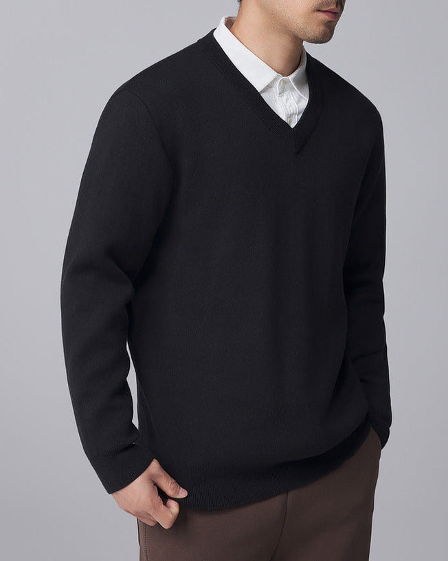 The Mo Maike Relaxed V-Neck Solid Sweater