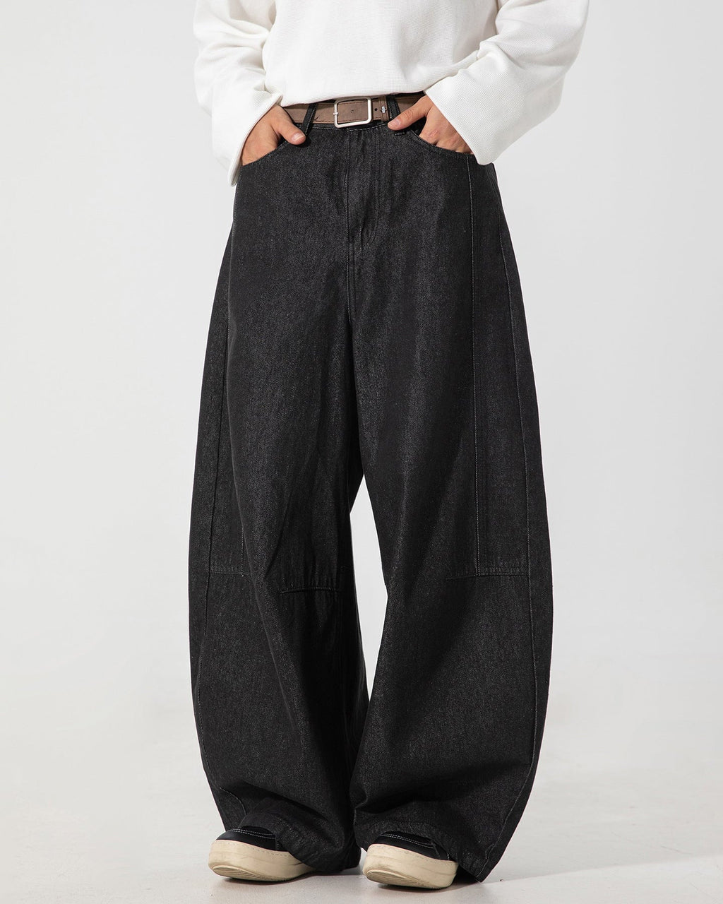 The American Vintage Raw Black Wide Leg Jeans