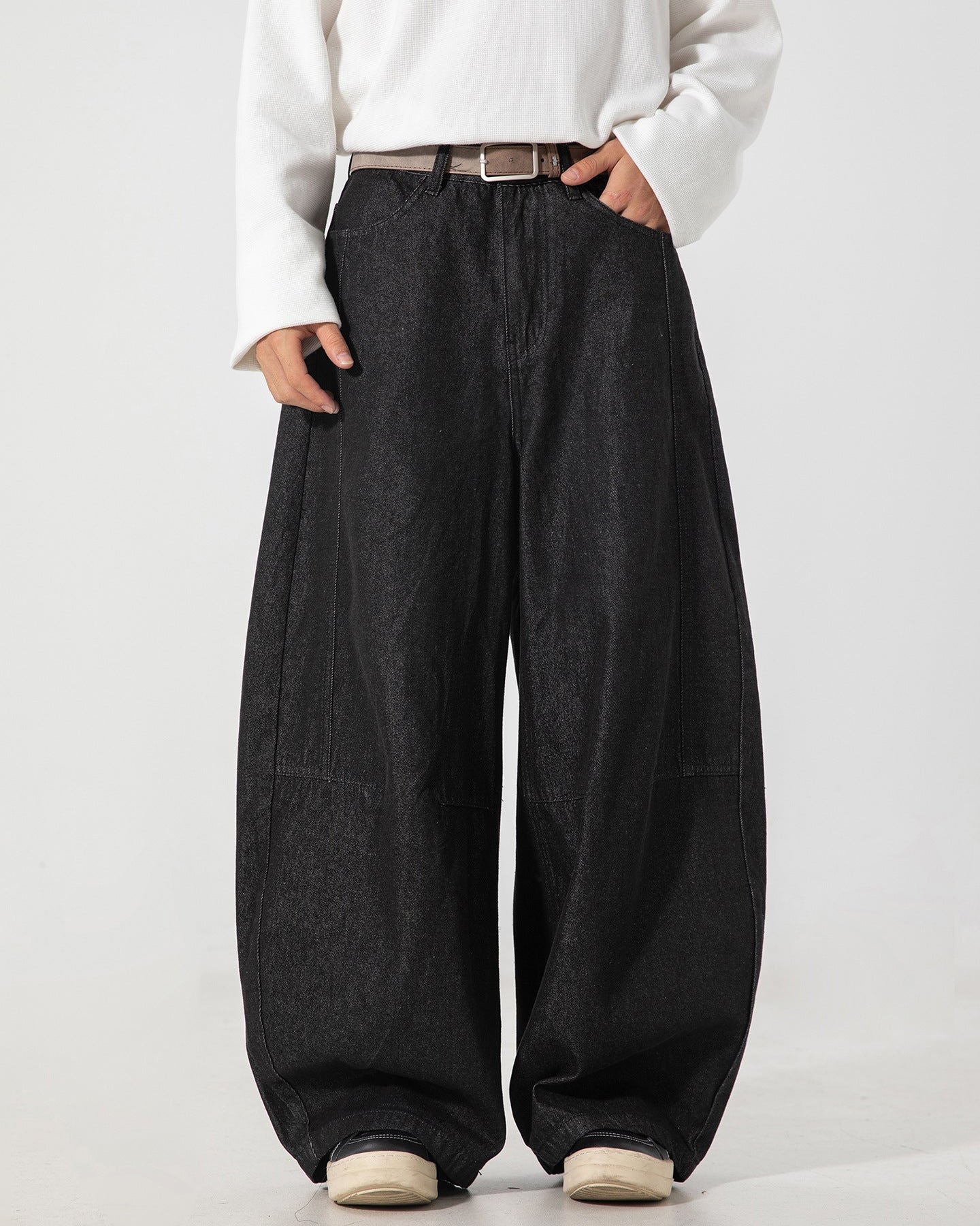 The American Vintage Raw Black Wide Leg Jeans