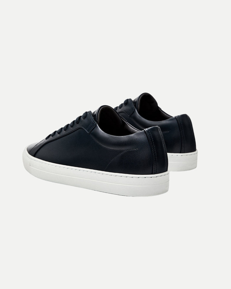 Classic Leather Low-Top Sneakers - black