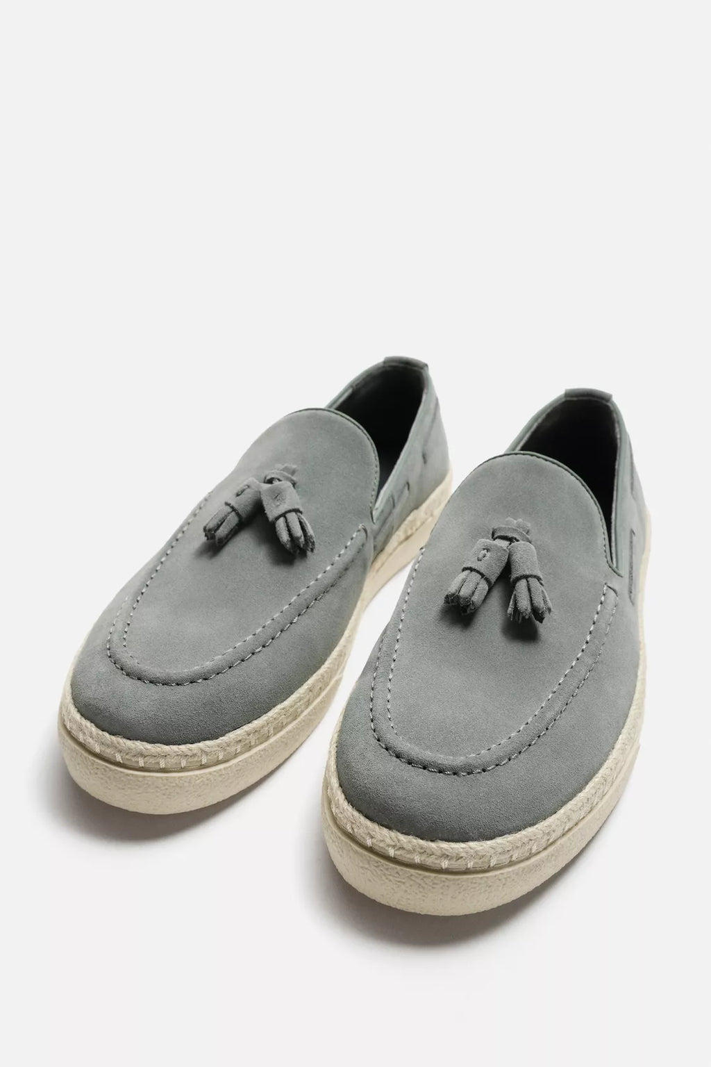 CASUAL LEATHER LOAFERS WITH TASSELS
